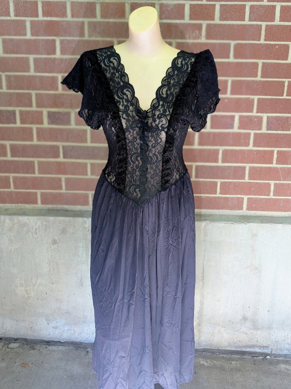 Vintage 80s Black Cinema Etoile Gothic Stretch Ruffle Lace Lingerie Nightgown S